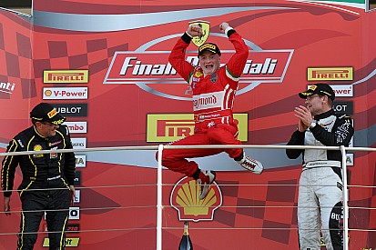 Mugello, Gara 1 Shell: Primo trionfo per Singhania