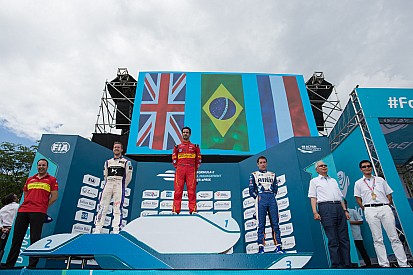 Di Grassi vence na Malásia e assume liderança da F-E