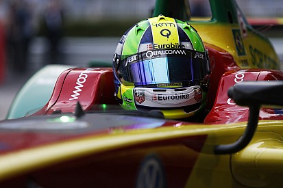 Ди Грасси выиграл напряженную гонку в Малайзии