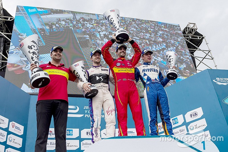 Podio: Ganador de la carrera Lucas di Grassi, ABT Schaeffler Audi Sport, segundo lugar Sam Bird, DS 