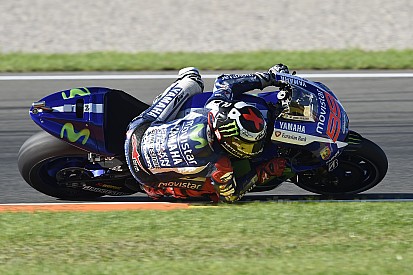 Lorenzo stuns with perfect pole in Spain