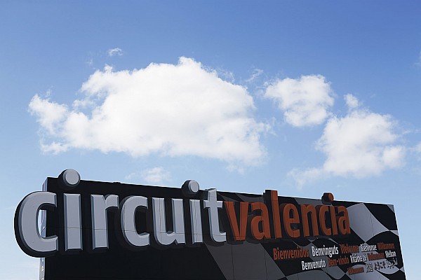 1.500 polic&iacute;as vigilar&aacute;n a fans de Rossi y Lorenzo en Valencia