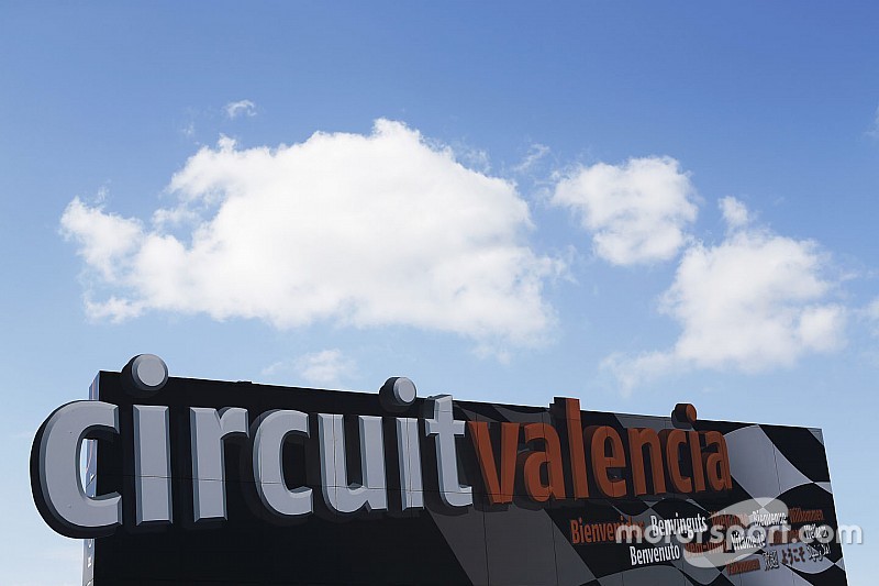 1.500 policías vigilarán a fans de Rossi y Lorenzo en Valencia