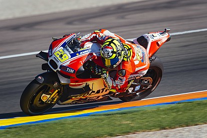 Iannone no ayudará a Rossi a ganar el título