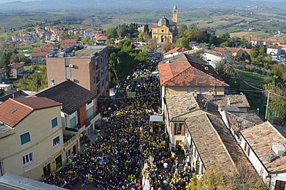 La "marea gialla" ha già invaso le strade di Tavullia