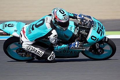 Kent seals Moto3 title despite Oliveira victory