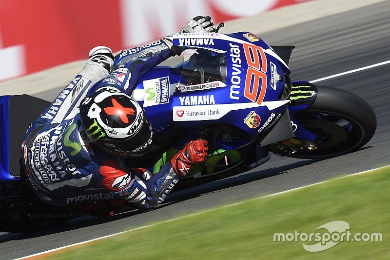 Lorenzo trots op MotoGP-titel na 'lastige race'
