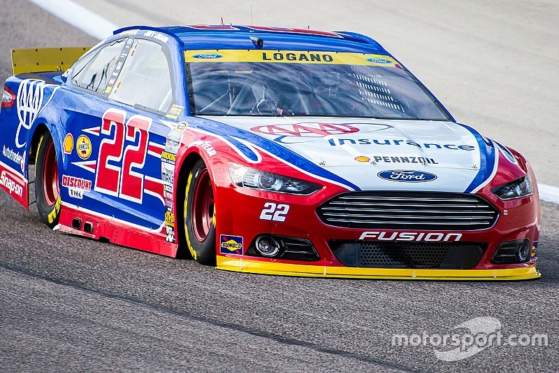 Logano cuts tire, heads to the garage early at Texas