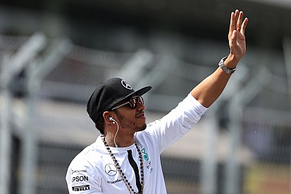 Lewis Hamilton ziek maar racet wel in GP Brazilië