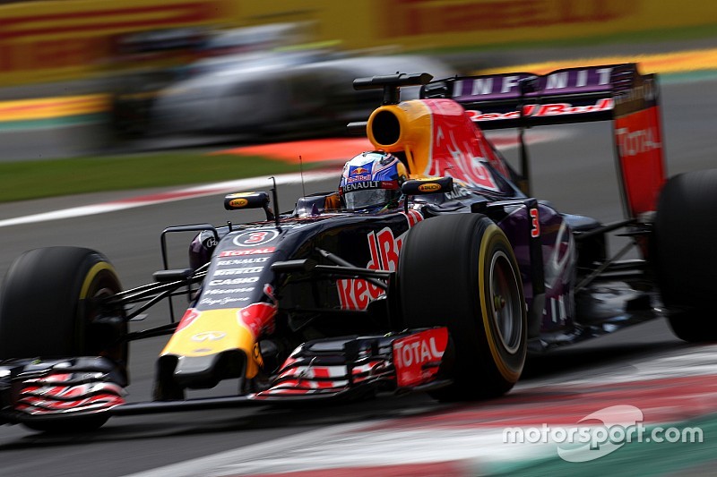 Le test du nouveau V6 Renault pourrait influencer Red Bull pour 2016