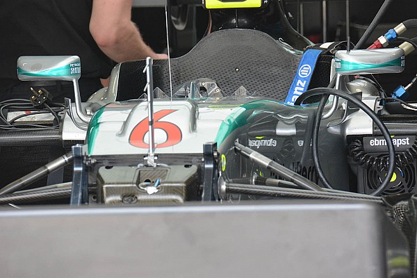 Carro da Mercedes &eacute; flagrado com novo sistema de ar no bico