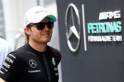 Derrotado, Rosberg descarta importância de ser vice: “não ligo”