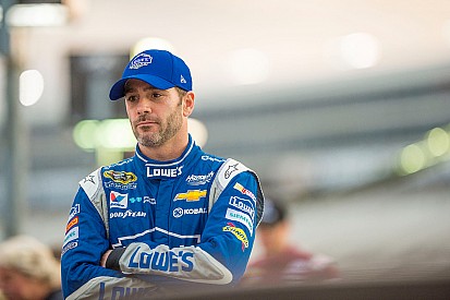 Jimmie Johnson ne veut pas jouer l'arbitre à Phoenix