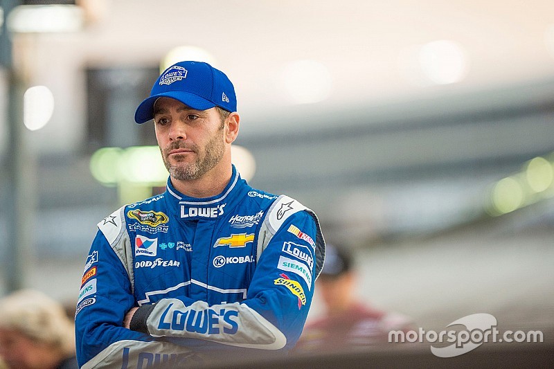 Jimmie Johnson ne veut pas jouer l'arbitre à Phoenix