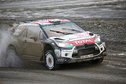 Galles, PS11: Meeke in testa. Ogier, che sfortuna!