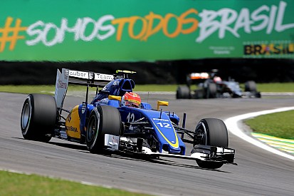 Nasr festeja "volta legal", mas é punido com três posições