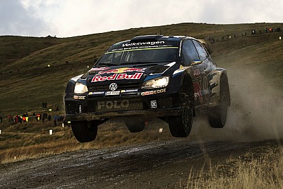 Galles, PS17: bis di Latvala sotto al diluvio