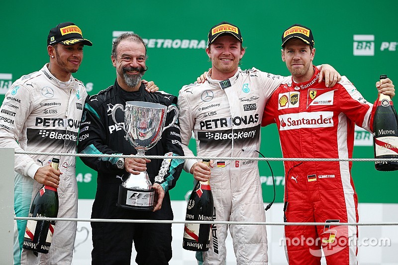 Rosberg vence GP do Brasil e "adia" sonho de Hamilton