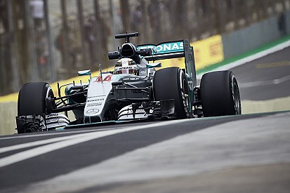 Hamilton: "Impossibile superare su questa pista"