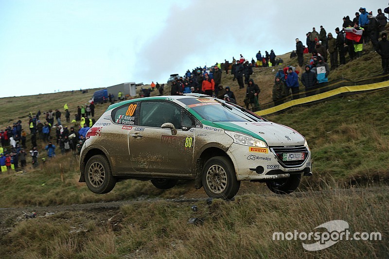 Fabio Andolfi sul podio del WRC3 in Gran Bretagna