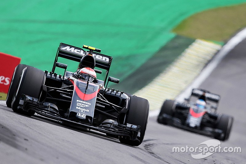 Button diz que baixa velocidade da McLaren “assustou”