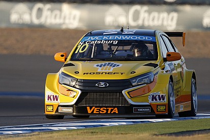 Lada krijgt er 10 kg bij in WTCC Qatar, Coronel niets