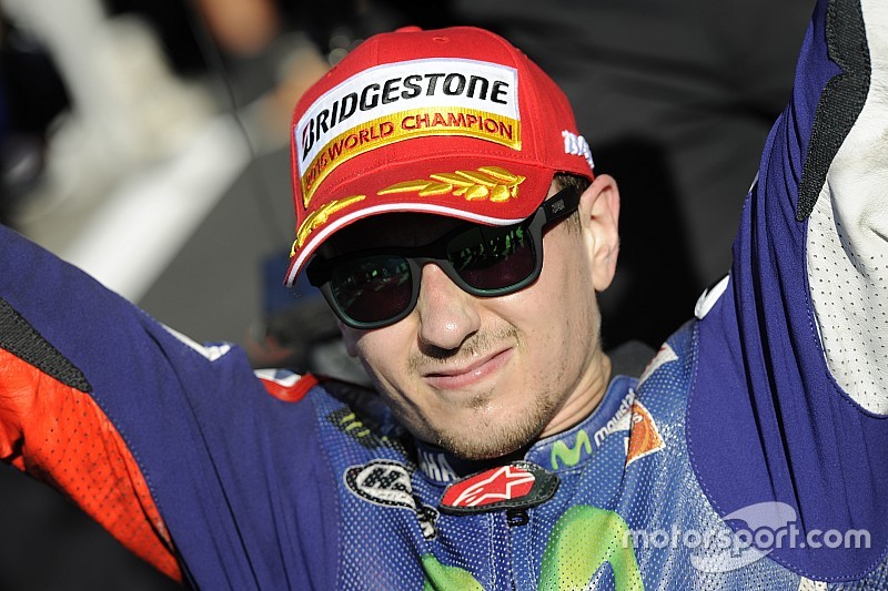 Espirituoso, Lorenzo responde críticas de “haters” no Twitter