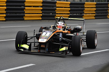 Macau GP: Giovinazzi leads first practice