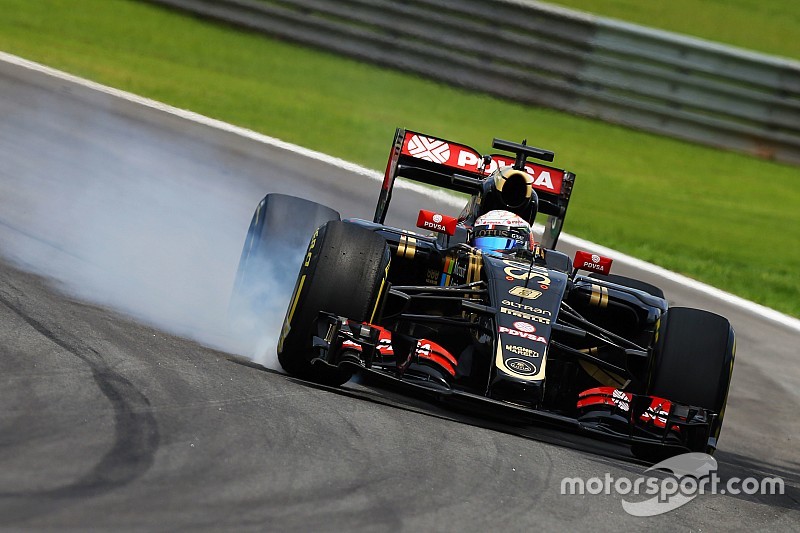 Romain Grosjean, Lotus F1 E23 blokkeert een wiel