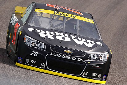 Truex et Harvick conservent toutes leurs chances
