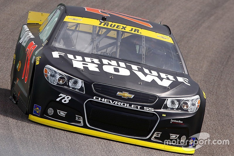 Truex et Harvick conservent toutes leurs chances