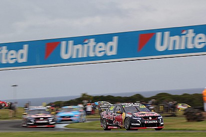 Druck für „Frosty‟: Craig Lowndes holt weiter auf