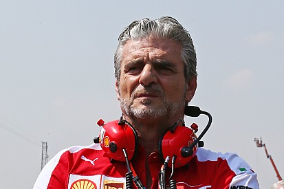 Arrivabene: "Nel 2016 davanti alla Mercedes"