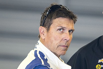 Scott Pruett firma con Action Express
