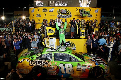 Kyle Busch trionfa ad Homestead ed è campione!