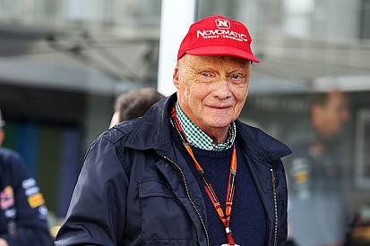 Lauda diz que "motor padrão" poderia destruir a Fórmula 1