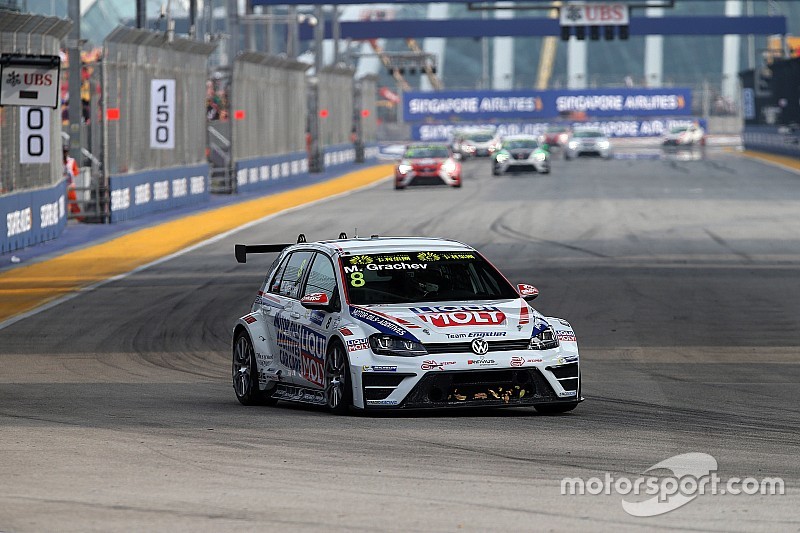Davit Kajaia con la VW Golf TCR di Engstler nel 2016