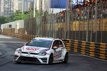 Tre Volkswagen Golf al via della TCR Benelux 2016