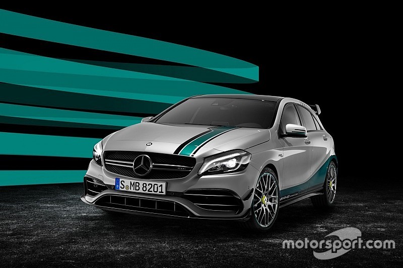 Mercedes fête ses deux titres en F1 avec une A45 édition spéciale