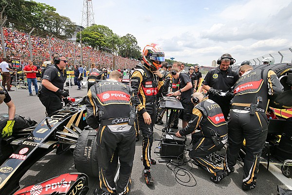 El personal de Lotus no merece terminar mal el año, dice Grosjean