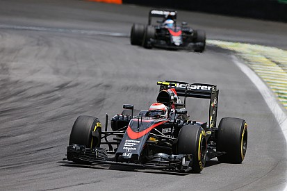 Button blij met Alonso als teamgenoot: "In ieder geval nog één gevecht"