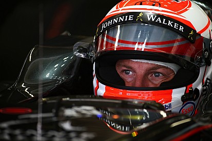 Button: Alonso "é mais difícil de superar" do que Hamilton