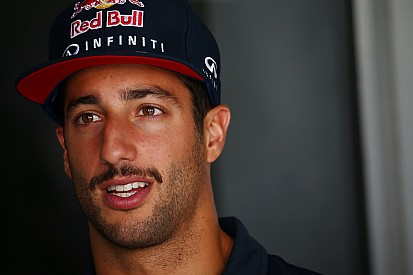 Ricciardo - Renault doit changer de direction