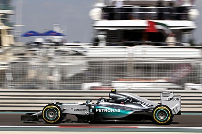 Rosberg diz que motor "extremamente velho" dificulta