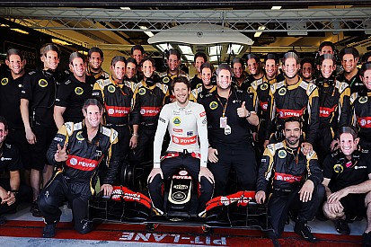 Emotional Grosjean ends Lotus career with charging drive