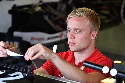 Rosenqvist joins Status for GP2 test