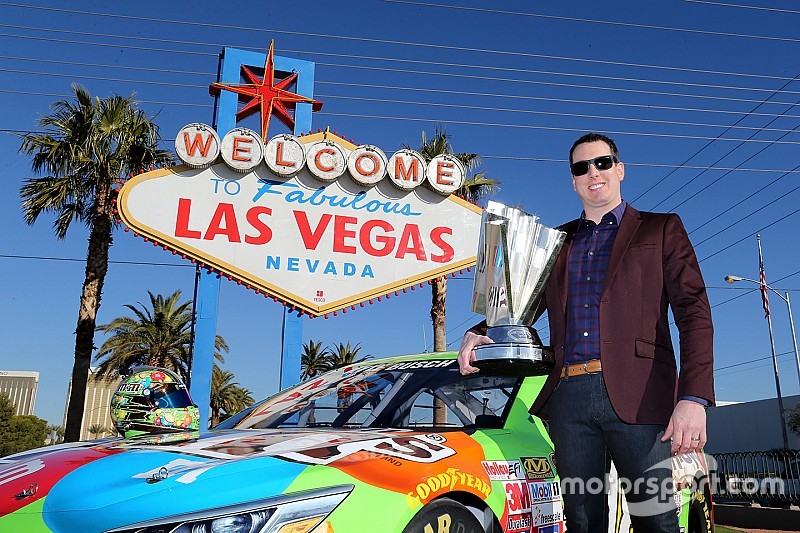 Le Champion 2015 de la NASCAR Sprint Cup Kyle Busch, Joe Gibbs Racing Toyota