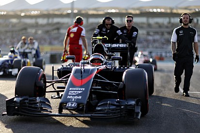 Dennis downplays sponsor exodus at McLaren
