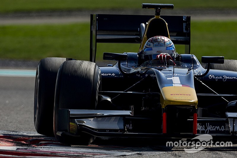 Latifi au top, Rosenqvist dans le mur