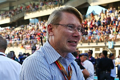 Hakkinen diz que Mercedes venceria com qualquer piloto